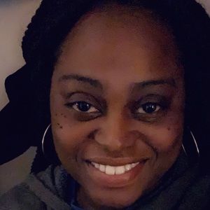 Meet your Posher, Leona